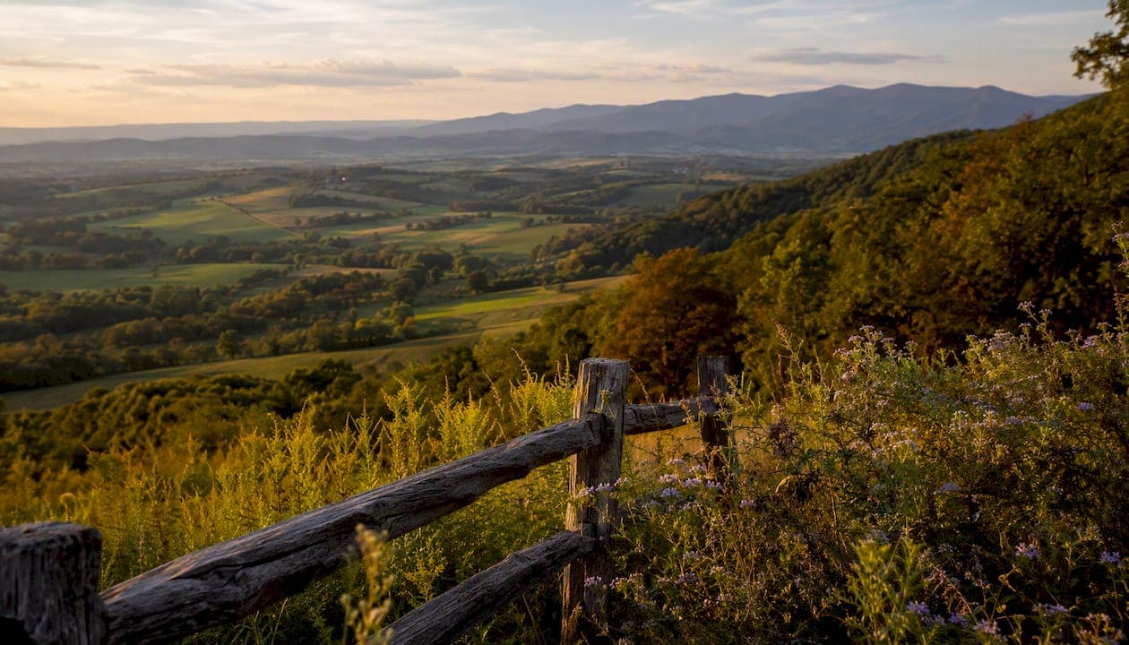 The Shenandoah Valley: A Complete Visitor and History Guide